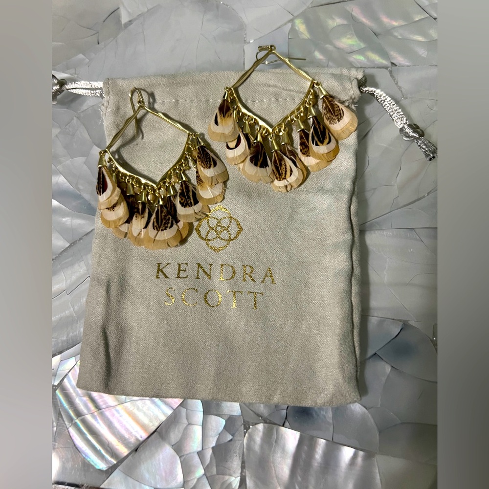 RARE Kendra Scott Raven Earrings in Tan Feathers